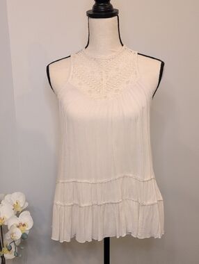 American Eagle Outfitters Cream Crochet Yoke Sleeveless Tank